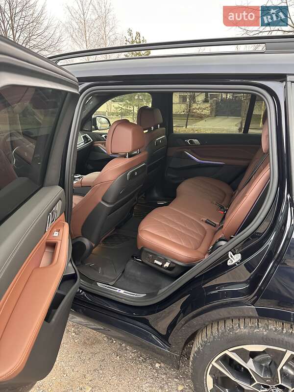 Внедорожник / Кроссовер BMW X7 2023 в Ужгороде