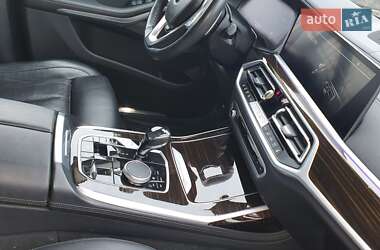 Позашляховик / Кросовер BMW X7 2021 в 