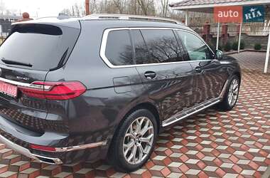Позашляховик / Кросовер BMW X7 2021 в 