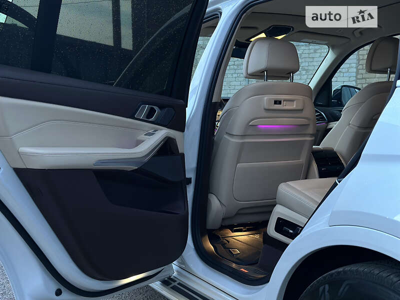 Внедорожник / Кроссовер BMW X7 2019 в Киеве