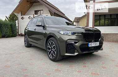 Позашляховик / Кросовер BMW X7 2022 в 