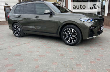 Позашляховик / Кросовер BMW X7 2022 в 