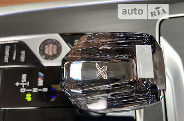 Позашляховик / Кросовер BMW X7 2022 в 