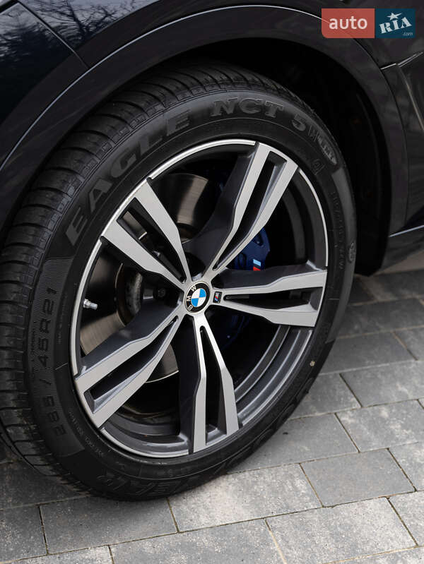 Внедорожник / Кроссовер BMW X7 2021 в Ужгороде