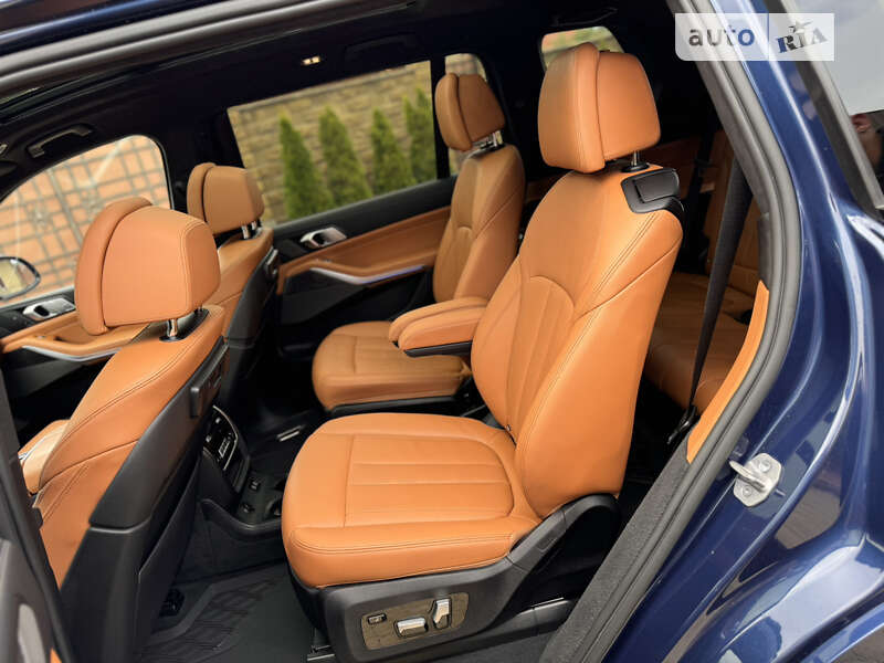 Внедорожник / Кроссовер BMW X7 2021 в Ровно