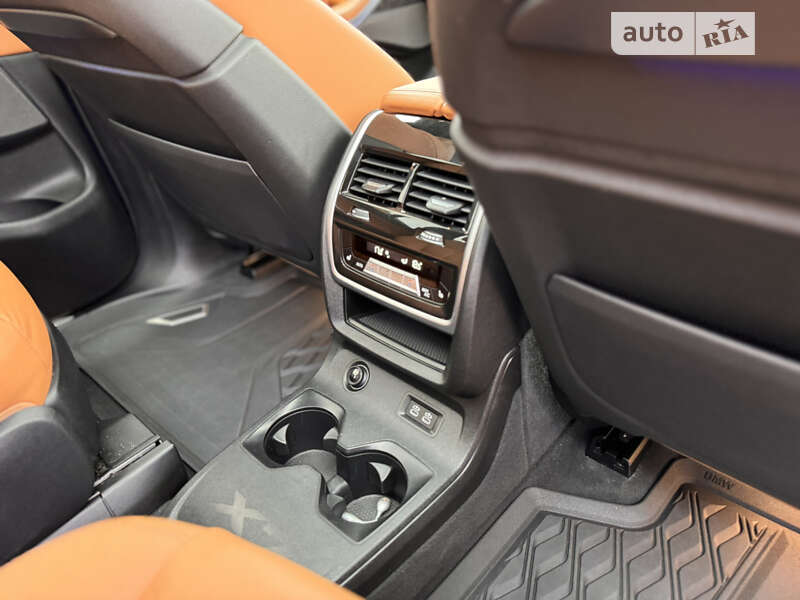 Внедорожник / Кроссовер BMW X7 2021 в Ровно