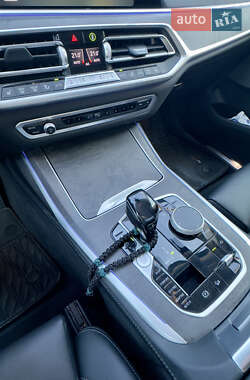 Внедорожник / Кроссовер BMW X7 2021 в 