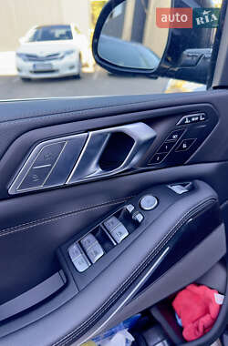 Внедорожник / Кроссовер BMW X7 2021 в 