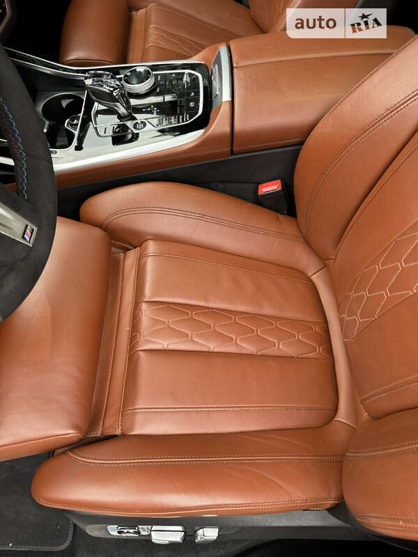 Позашляховик / Кросовер BMW X7 2022 в Дніпрі