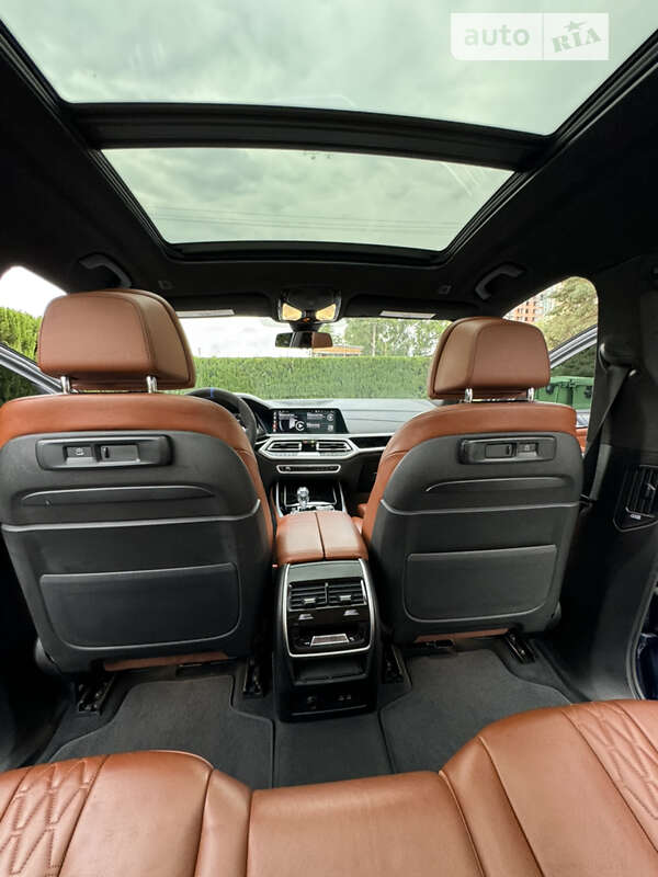 Позашляховик / Кросовер BMW X7 2022 в Дніпрі