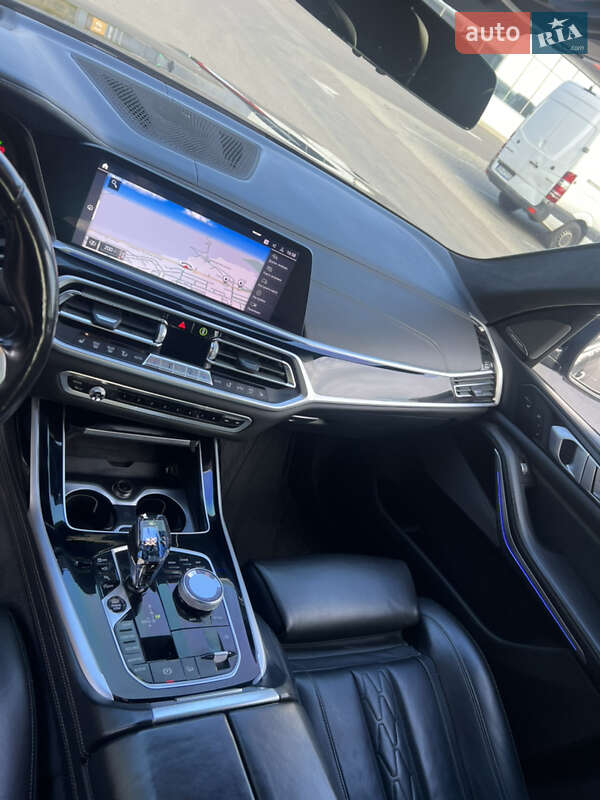 Внедорожник / Кроссовер BMW X7 2019 в Ужгороде