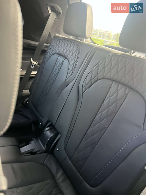 Внедорожник / Кроссовер BMW X7 2019 в Ужгороде