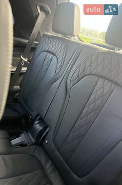 Позашляховик / Кросовер BMW X7 2019 в 