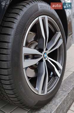 Позашляховик / Кросовер BMW X7 2019 в 