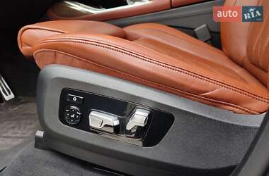 Позашляховик / Кросовер BMW X7 2019 в 
