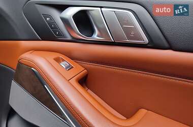 Позашляховик / Кросовер BMW X7 2019 в 