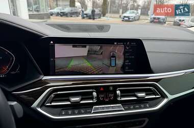 Позашляховик / Кросовер BMW X7 2020 в 