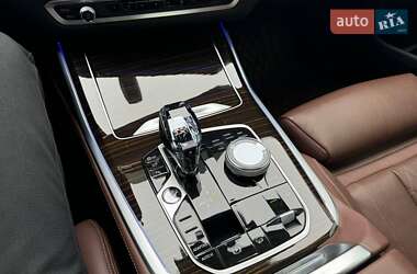 Позашляховик / Кросовер BMW X7 2020 в 