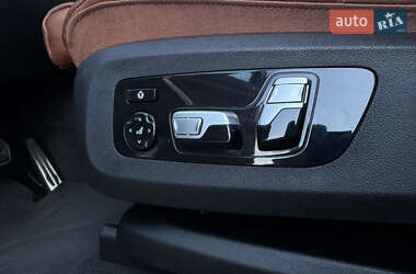 Позашляховик / Кросовер BMW X7 2020 в 