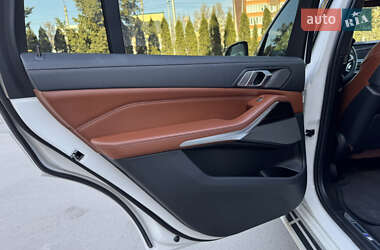 Позашляховик / Кросовер BMW X7 2020 в 