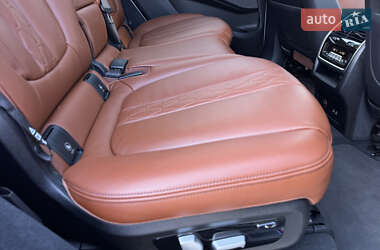 Позашляховик / Кросовер BMW X7 2020 в 