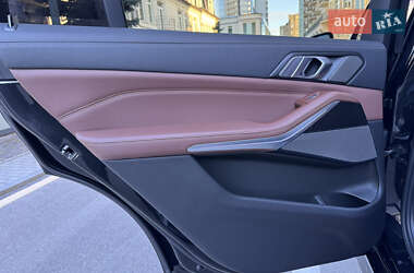 Внедорожник / Кроссовер BMW X7 2021 в 