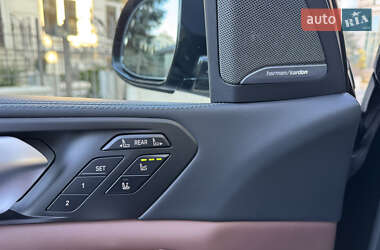 Внедорожник / Кроссовер BMW X7 2021 в 