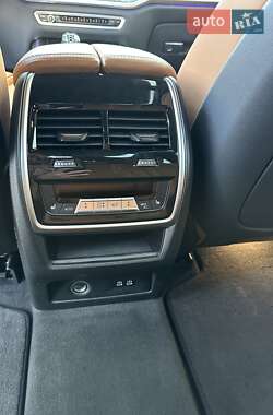 Внедорожник / Кроссовер BMW X7 2021 в 