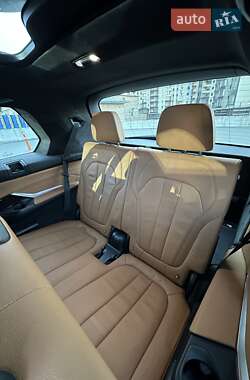 Внедорожник / Кроссовер BMW X7 2021 в 