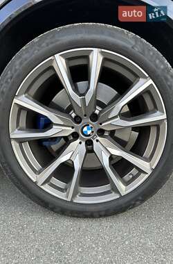 Внедорожник / Кроссовер BMW X7 2021 в 