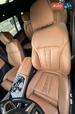 Внедорожник / Кроссовер BMW X7 2021 в 