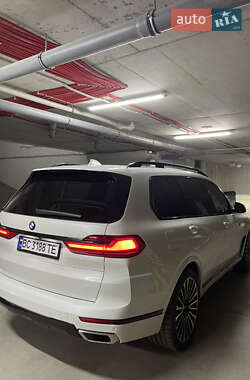 Внедорожник / Кроссовер BMW X7 2020 в 