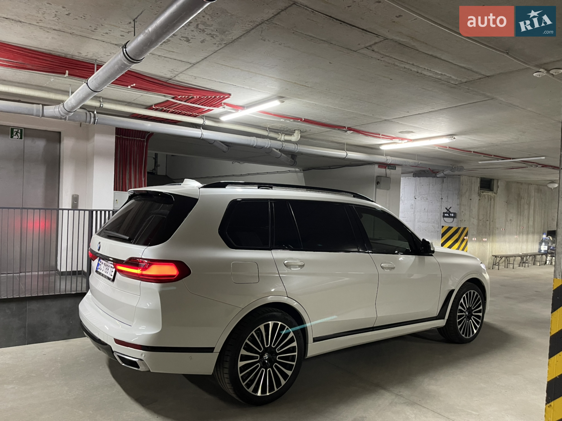 2020 BMW X7 - мініатюра 19