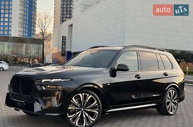 Позашляховик / Кросовер BMW X7 2024 в 