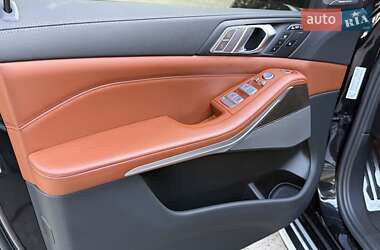 Внедорожник / Кроссовер BMW X7 2021 в 
