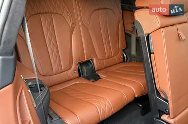 Внедорожник / Кроссовер BMW X7 2021 в 