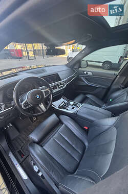 Внедорожник / Кроссовер BMW X7 2019 в 