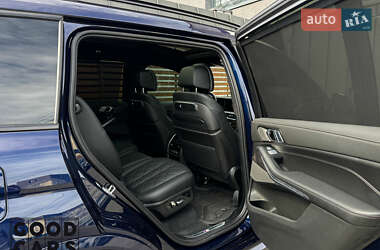 Внедорожник / Кроссовер BMW X7 2023 в 