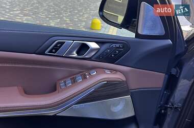 Позашляховик / Кросовер BMW X7 2024 в 