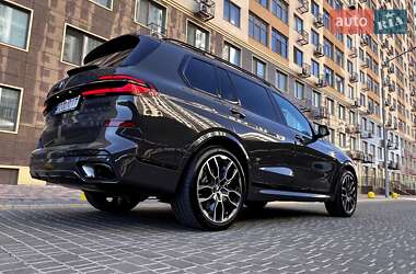 Позашляховик / Кросовер BMW X7 2024 в 