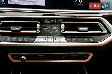 Внедорожник / Кроссовер BMW X7 2021 в 