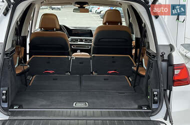 Внедорожник / Кроссовер BMW X7 2021 в 