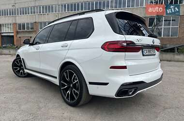 Позашляховик / Кросовер BMW X7 2022 в 