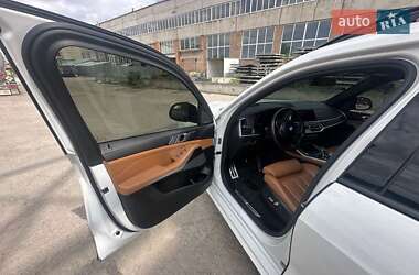 Позашляховик / Кросовер BMW X7 2022 в 