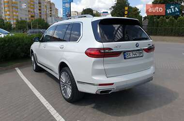Позашляховик / Кросовер BMW X7 2021 в 