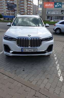 Позашляховик / Кросовер BMW X7 2021 в 