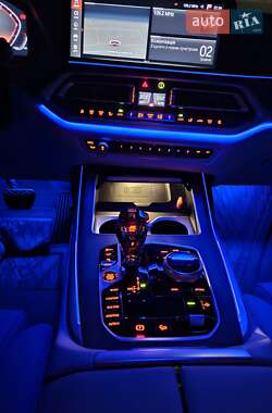 Позашляховик / Кросовер BMW X7 2021 в 
