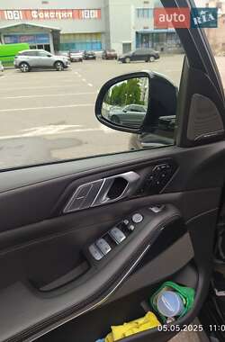 Внедорожник / Кроссовер BMW X7 2021 в 