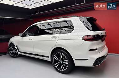 Позашляховик / Кросовер BMW X7 2020 в 