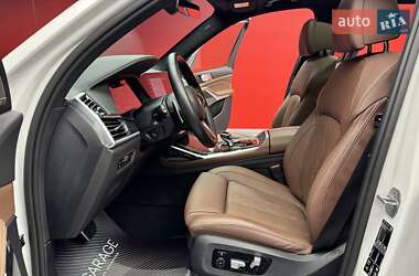 Позашляховик / Кросовер BMW X7 2020 в 